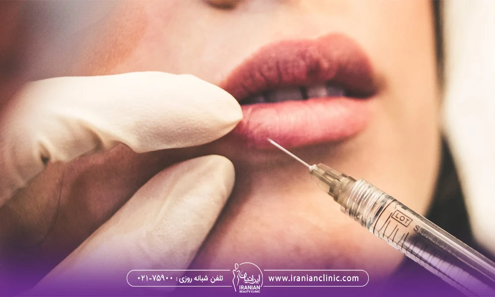 تصویر لب های زن که پزشک به آن ژل تزریق می کند