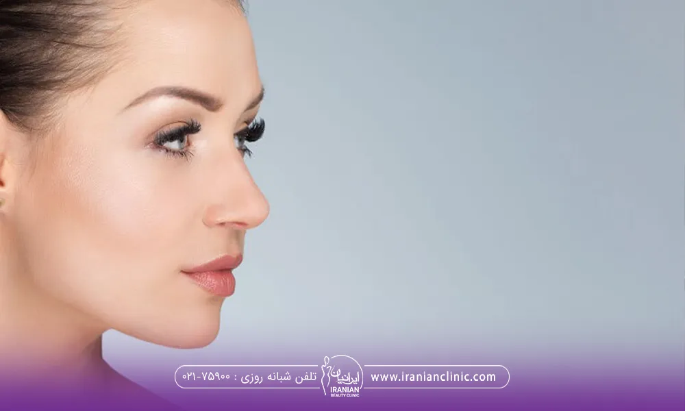 نیمرخ دختری که زاویه فک انجام داده است - زاویه سازی صورت با ورزش